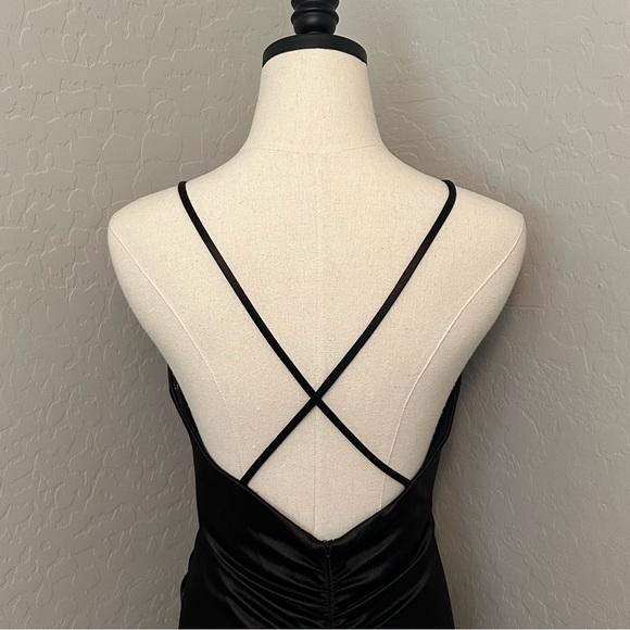 NEW JOVANI SZ 6 BLACK STRETCH MATERIAL RUCHED BODICE FORMAL EVENING GOWN - Picture 10 of 16
